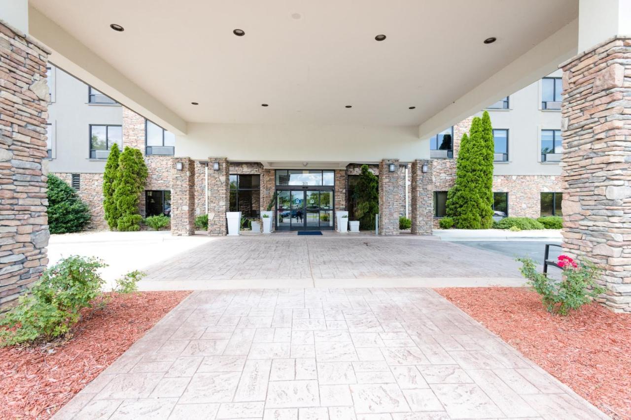 Holiday Inn Express & Suites Lexington North West-The Vineyard By Ihg Exterior foto