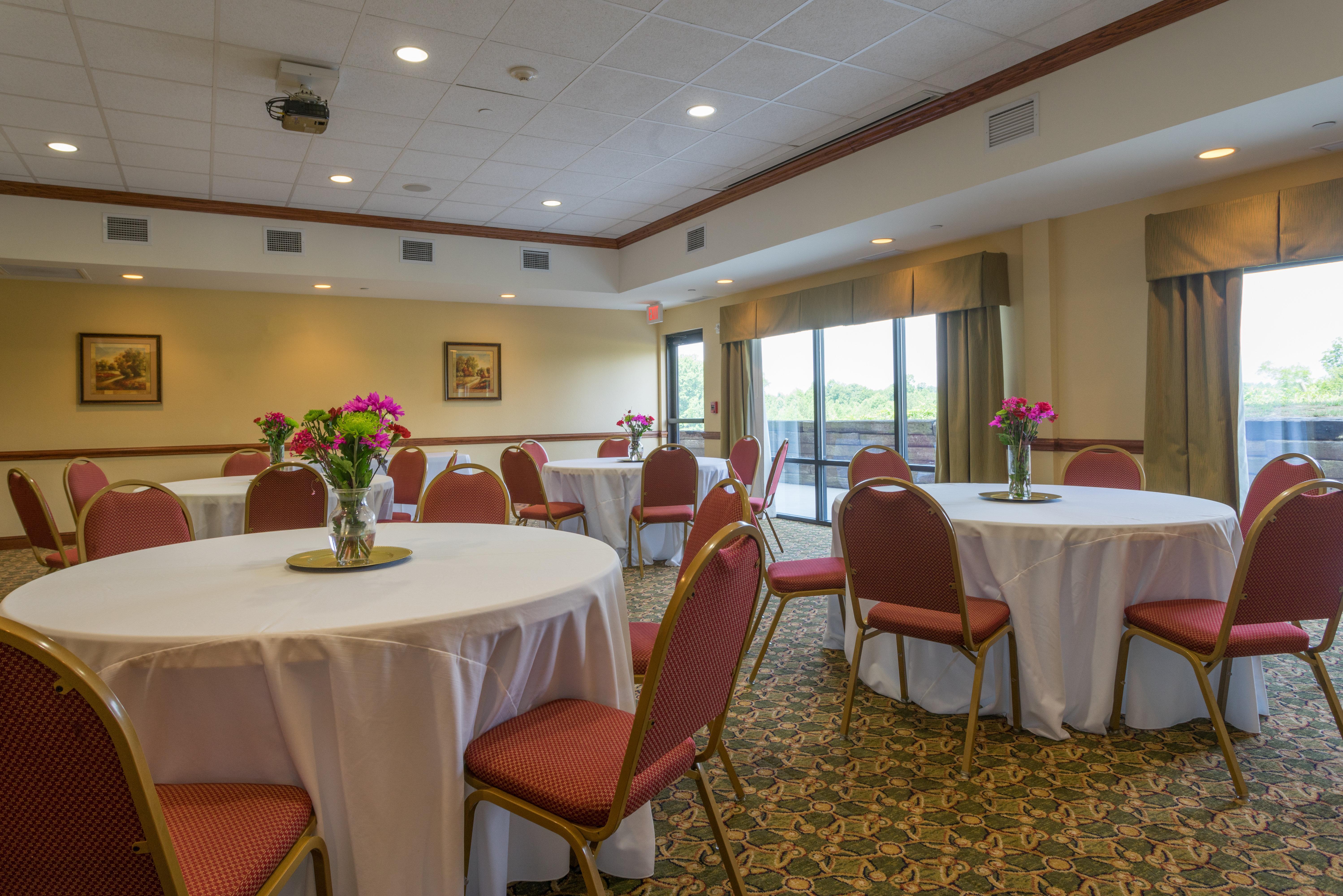 Holiday Inn Express & Suites Lexington North West-The Vineyard By Ihg Exterior foto