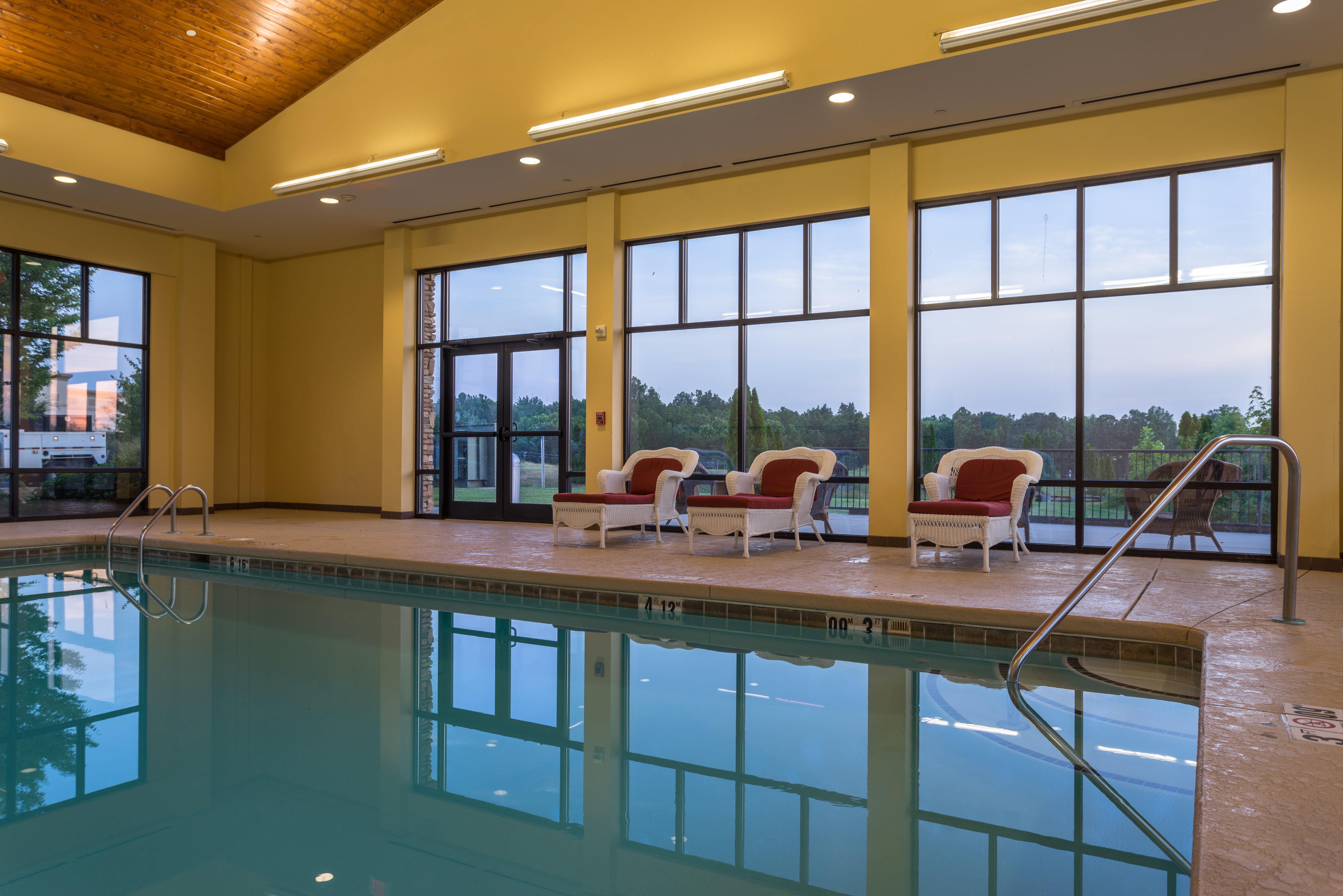 Holiday Inn Express & Suites Lexington North West-The Vineyard By Ihg Exterior foto
